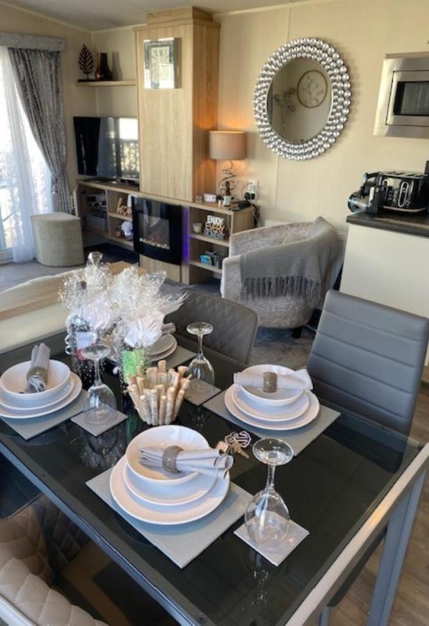 Beautiful Spacious Holiday Home - Romney Sands New Romney Exterior photo