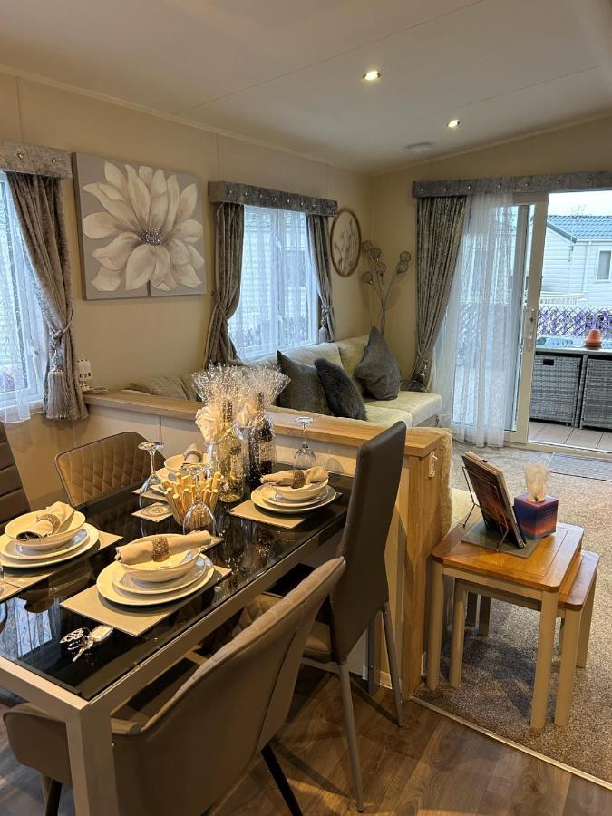 Beautiful Spacious Holiday Home - Romney Sands New Romney Exterior photo